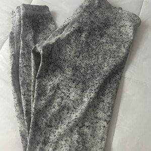 Lululemon leggings size 6